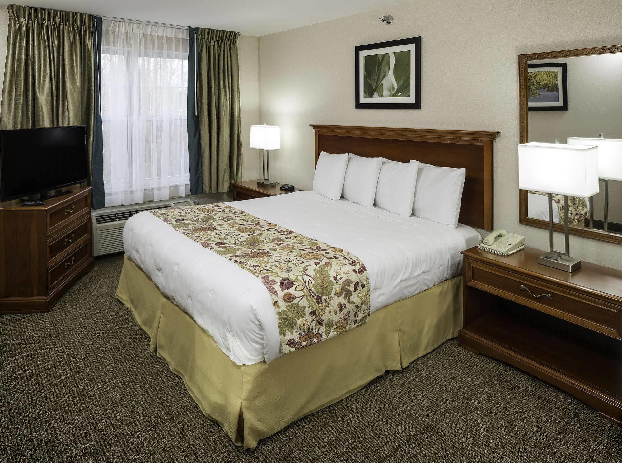 Smart Suites, Ascend Hotel Collection South Burlington Exteriör bild